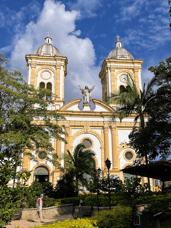 Guayatá Parque Iglesia-2